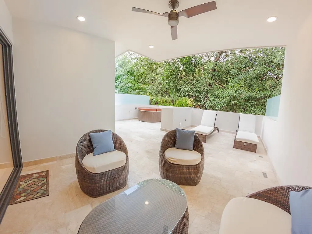 Apartment Luxurious 2Br Condo Surrounded By Nature By Happy Address